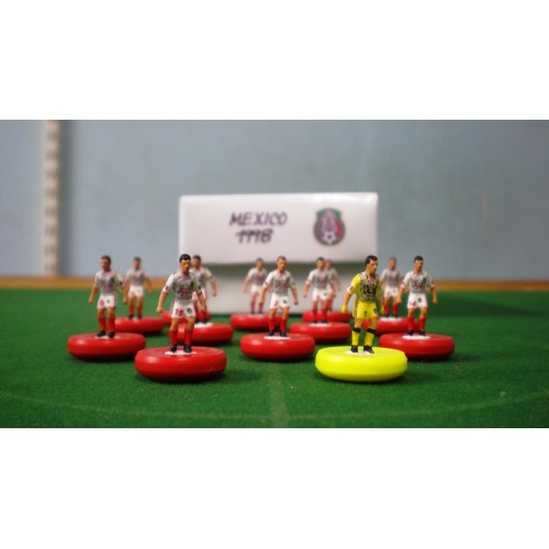 Subbuteo Andrew Table Soccer Mexico 1998 away kit on WSB Professional bases